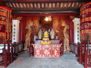 À l'intérieur du temple
