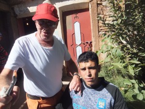 Un dentiste bénévole et son patient au Maghreb - GlobAlong-min